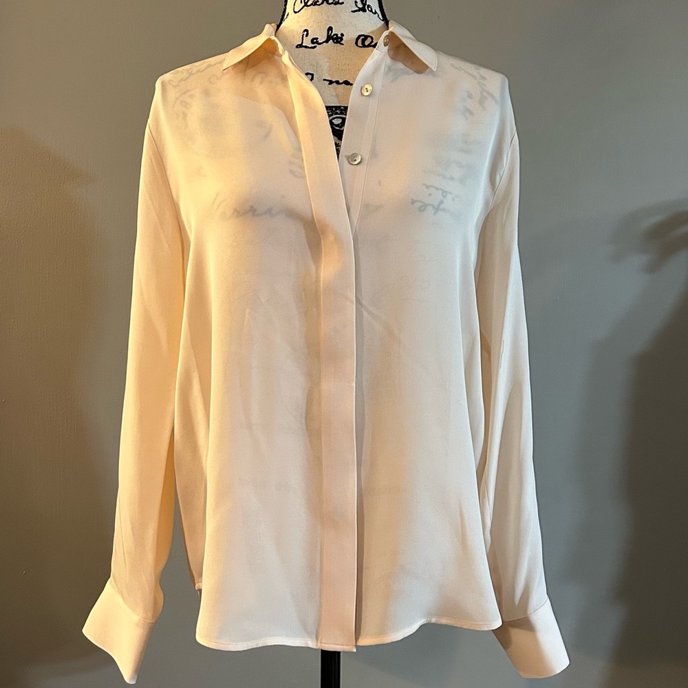 TILLEY Lightweight Silk Point Collar Button Front Shirttail Hem Boyfriend Shirt